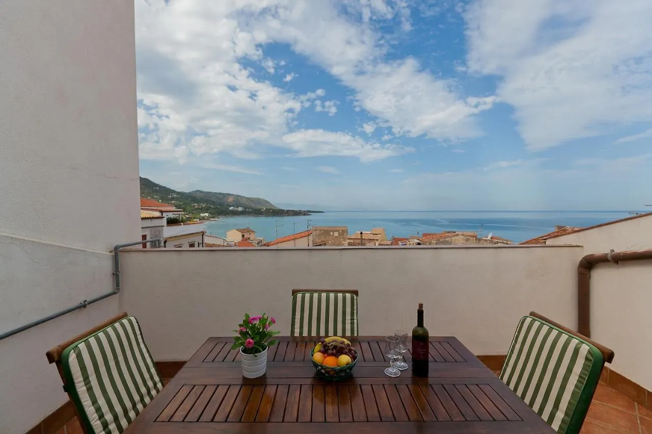 Terrazza Del Centro Apartment Cefalu