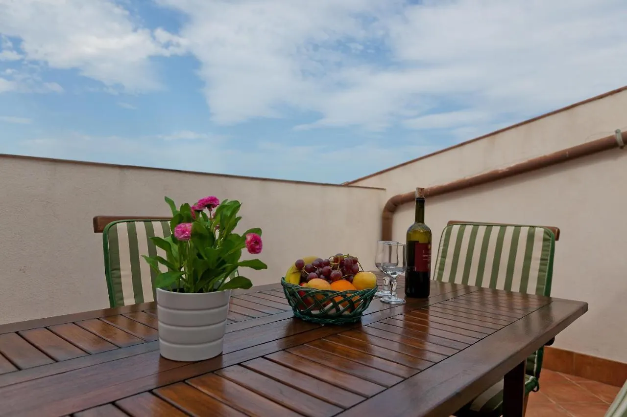 Terrazza Del Centro Apartment Cefalu